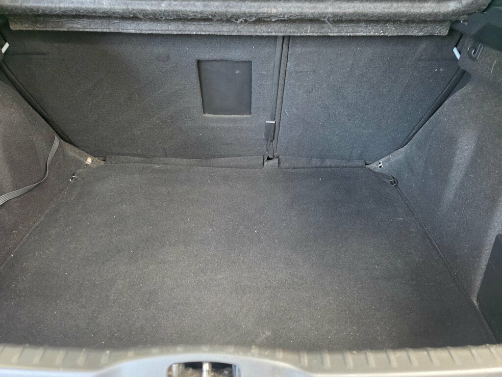 Peugeot 308 Hatchback Hdi Access 2012 Silver #13