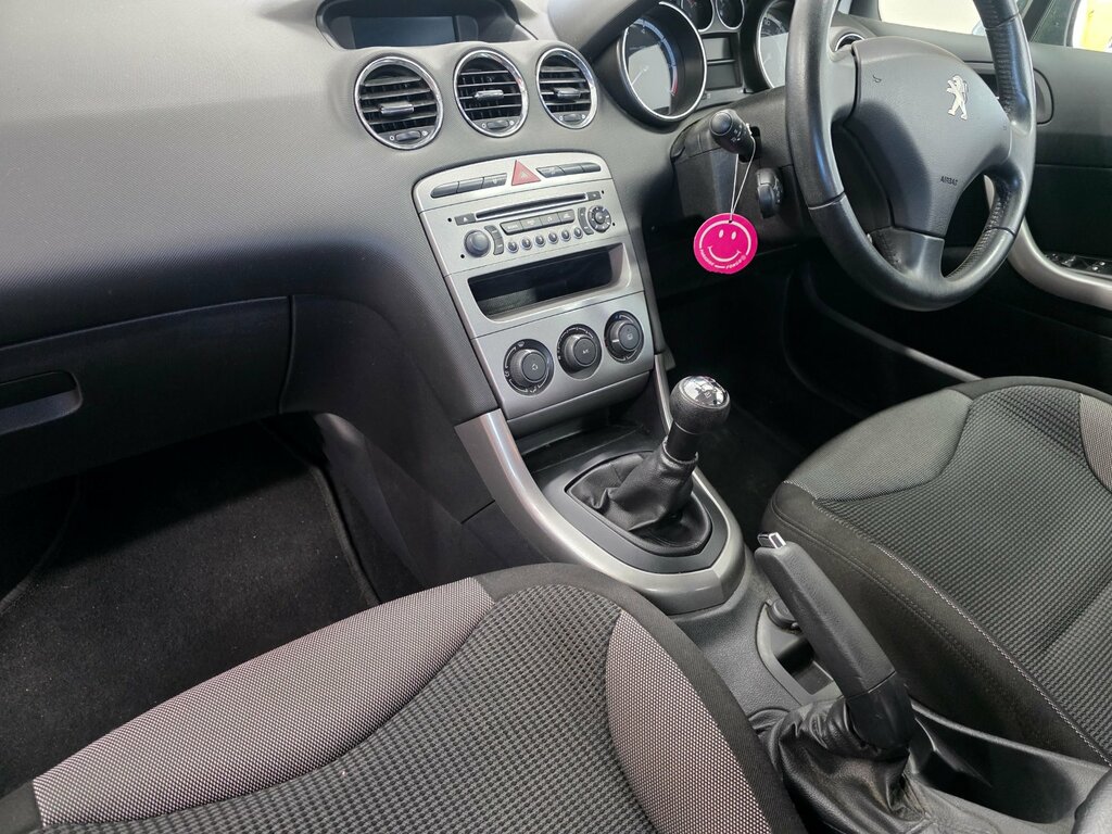 Peugeot 308 Hatchback Hdi Access 2012 Silver #10
