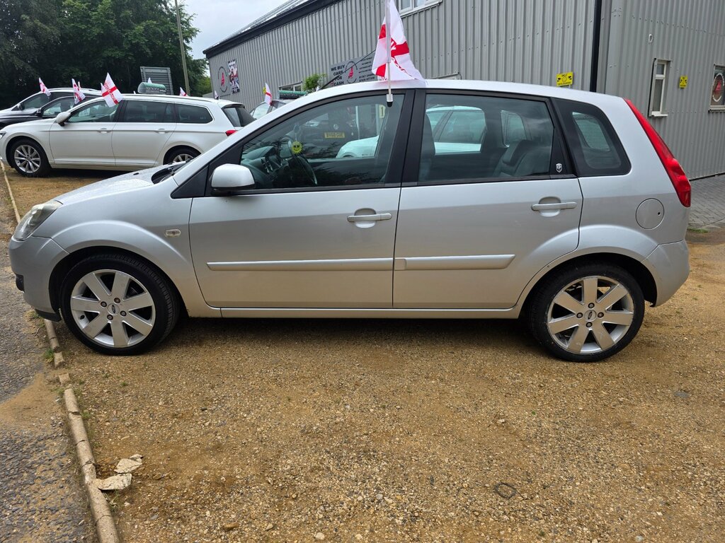 Ford Fiesta 1.25 Style Black #5