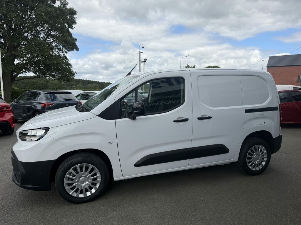 Toyota Proace City Diesel White #3