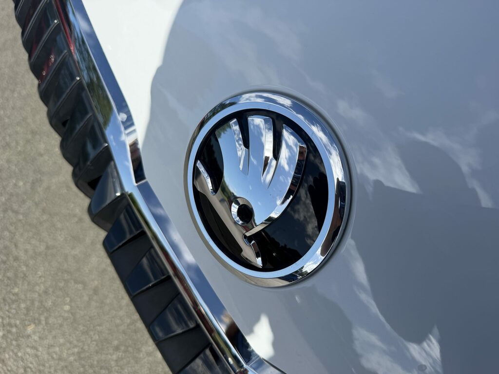 Skoda Karoq Diesel White #4