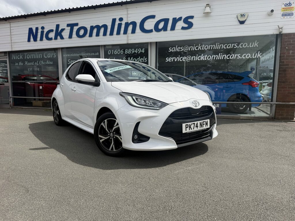 Toyota Yaris Hybrid White