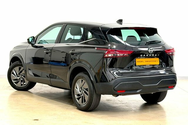 Nissan Qashqai 1.3 Dig-t Mhev Acenta Premium Suv Hybri YF72KHA Black #2
