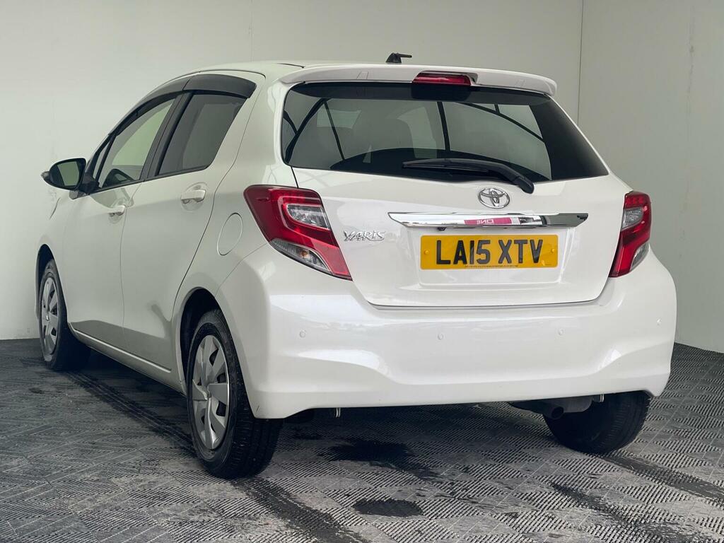 Toyota Yaris 1.33 Dual Vvt-i Icon Plus Multidrive S Euro 5 LA15XTV White #4