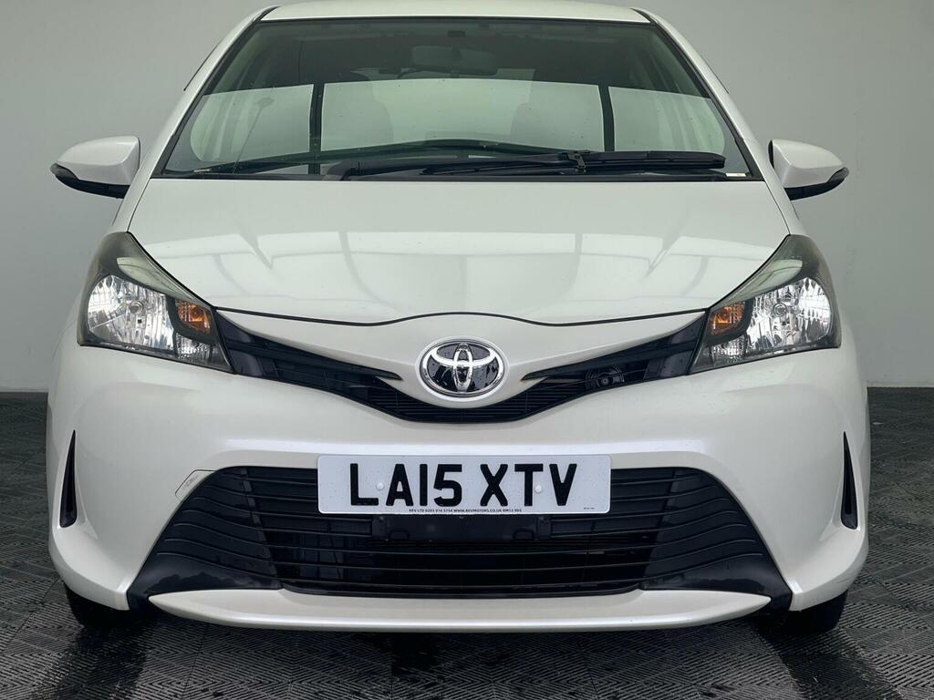 Toyota Yaris 1.33 Dual Vvt-i Icon Plus Multidrive S Euro 5 LA15XTV White #2