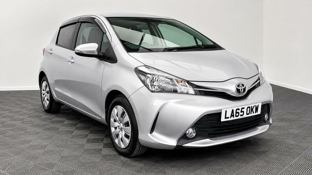 Toyota Yaris 1.33 Dual Vvt-i Icon Multidrive S Euro 6 Silver