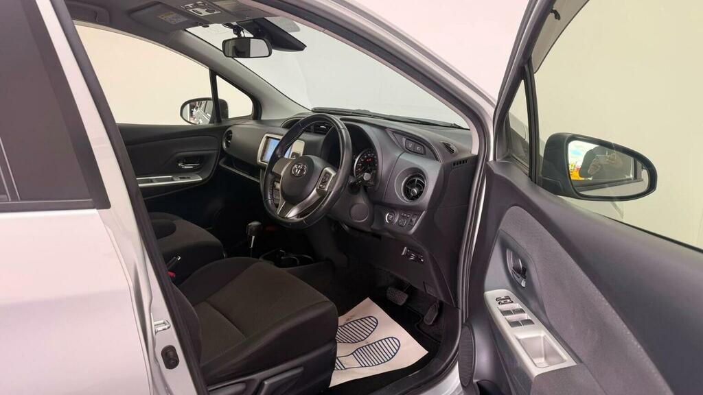 Toyota Yaris Excel White #46