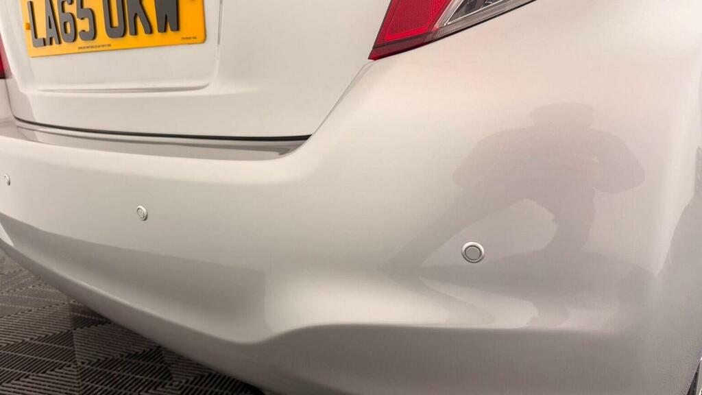 Toyota Yaris Excel White #41