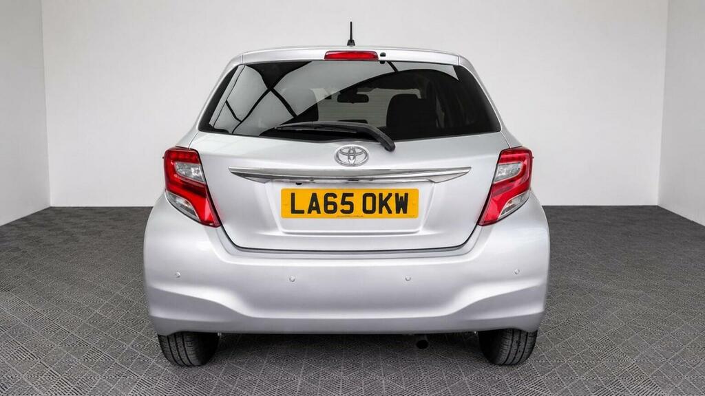 Toyota Yaris Excel White #9