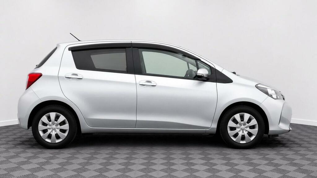 Toyota Yaris Excel White #10