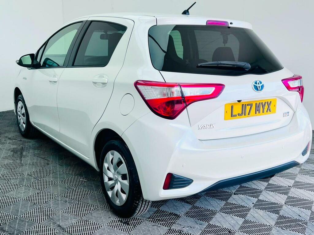 Toyota Yaris 1.5 Vvt-h Icon Tech E-cvt Euro 6 Ss White #4