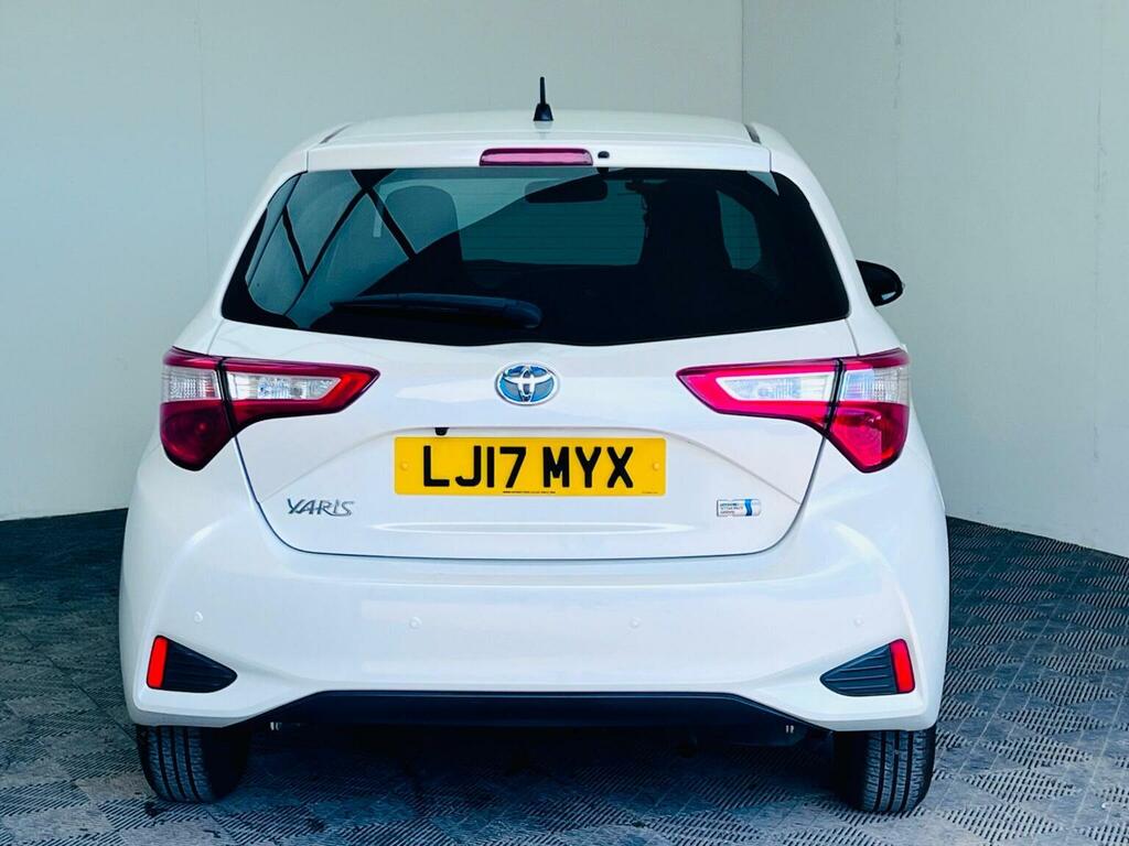 Toyota Yaris 1.5 Vvt-h Icon Tech E-cvt Euro 6 Ss 20171 LJ17MYX White #6