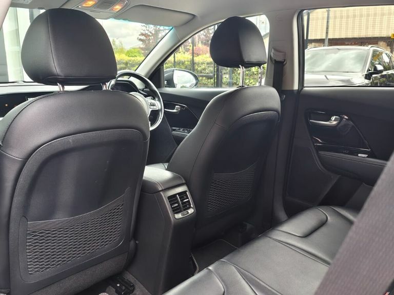 Kia Niro 2 White #21