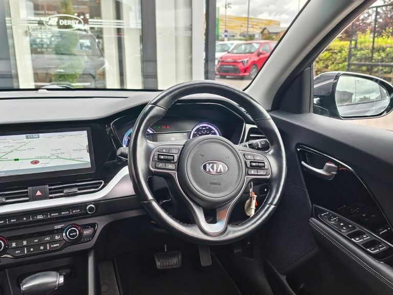 Kia Niro 2 White #12