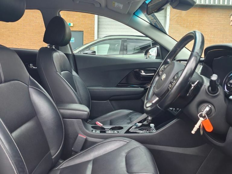 Kia Niro 2 White #18