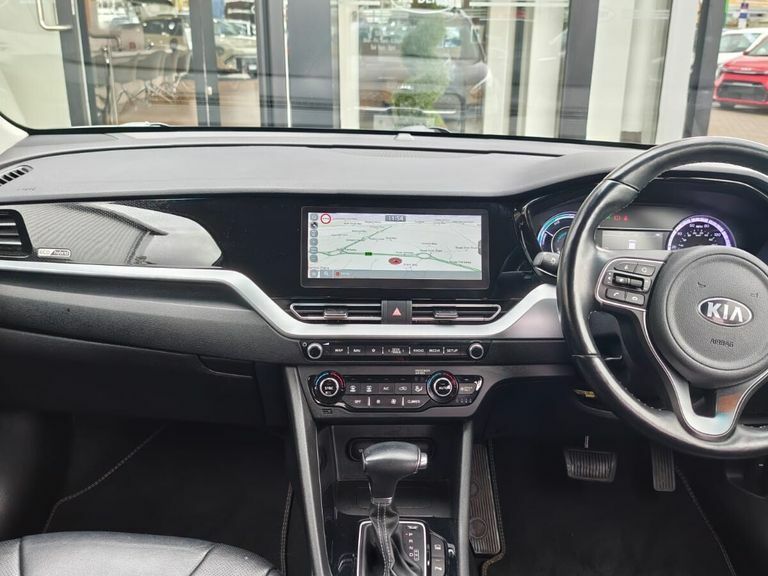 Kia Niro 2 White #11