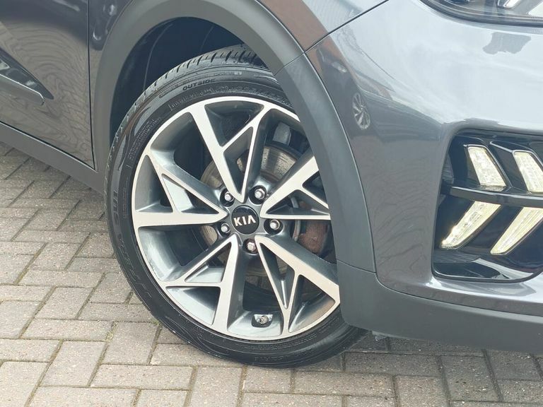 Kia Niro 2 White #9