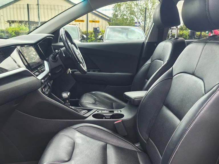 Kia Niro 2 White #19
