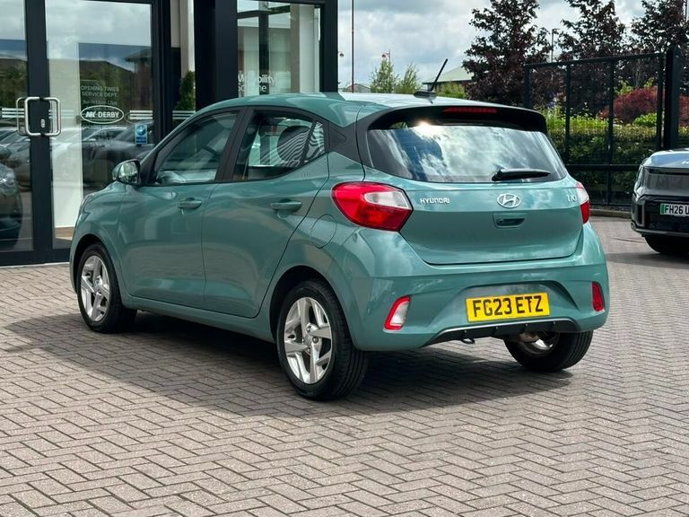 Hyundai I10 Hatchback White #21