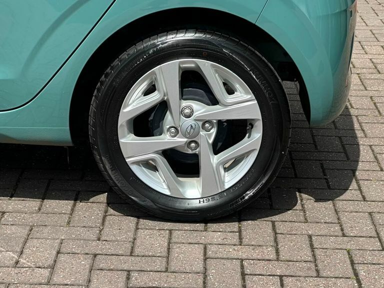 Hyundai I10 Hatchback White #9