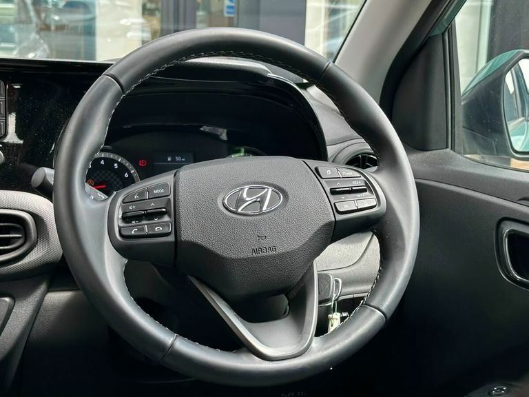 Hyundai I10 Hatchback White #19