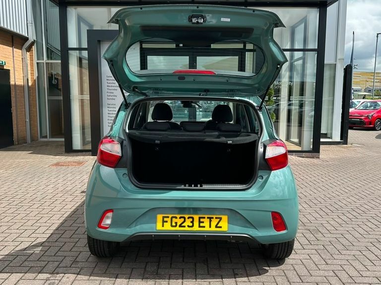 Hyundai I10 Hatchback White #13