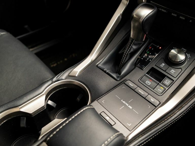 Lexus NX 300H 2.5 Luxury With Lexus Navigation Silver #24