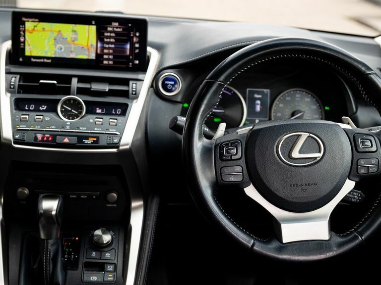 Lexus NX 300H 2.5 Luxury With Lexus Navigation Silver #20