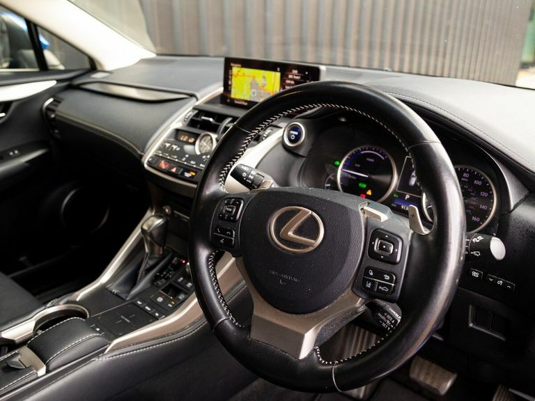 Lexus NX 300H 2.5 Luxury With Lexus Navigation Silver #15