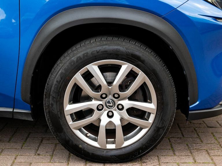 Lexus NX 300H 2.5 Luxury With Lexus Navigation Silver #14