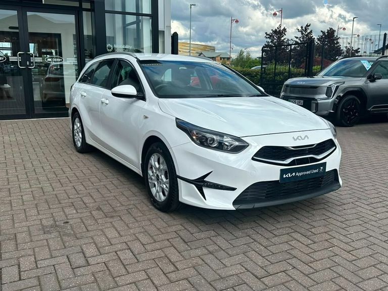 Kia Ceed 1.5T Gdi Isg 138 2 White #6
