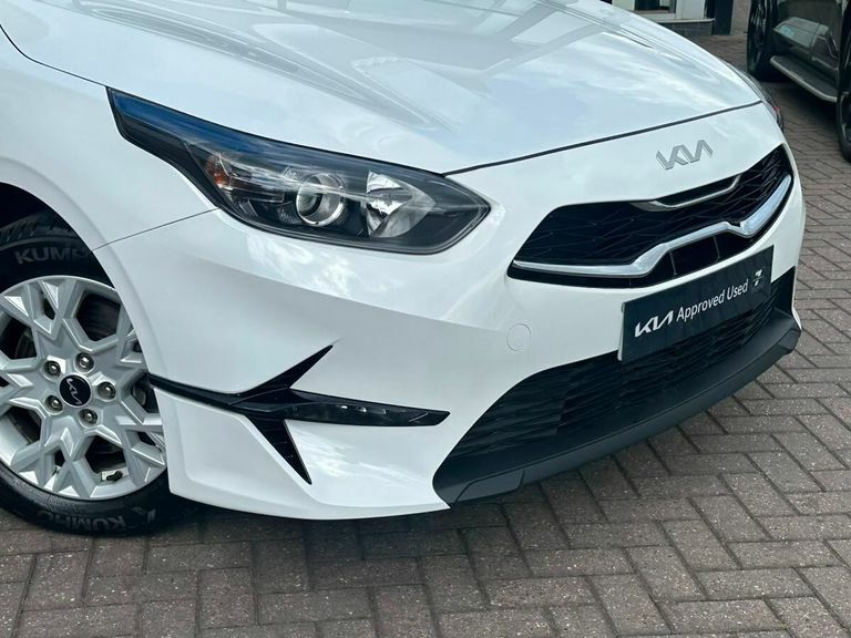 Kia Ceed 1.5T Gdi Isg 138 2 White #4