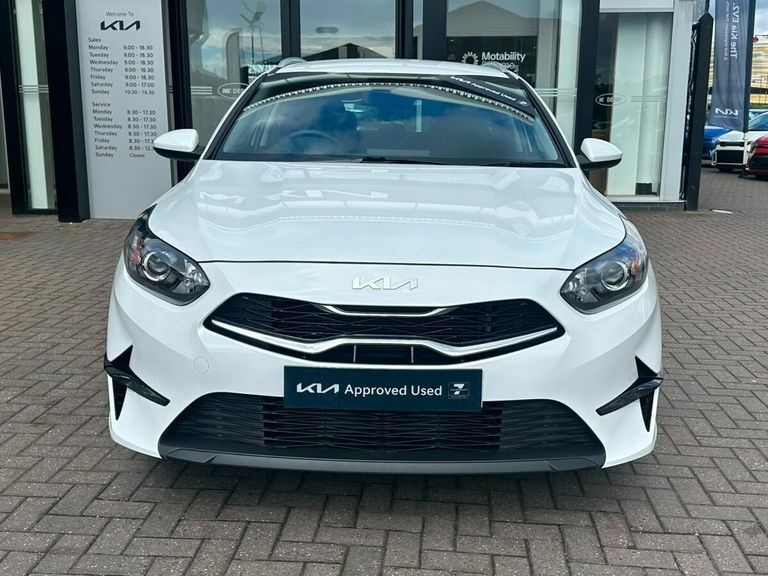 Kia Ceed 1.5T Gdi Isg 138 2 White #3