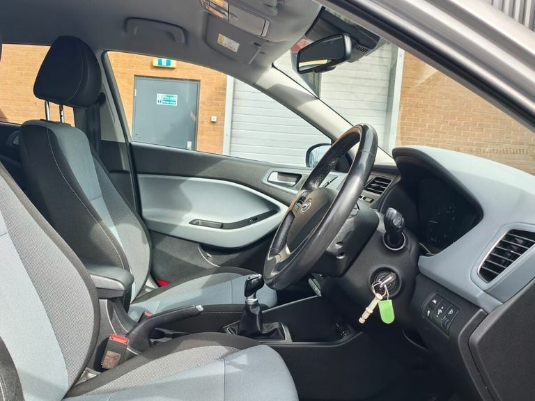 Hyundai I20 1.4 Active Red #20