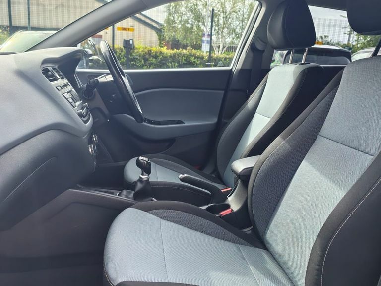 Hyundai I20 1.4 Active Red #21