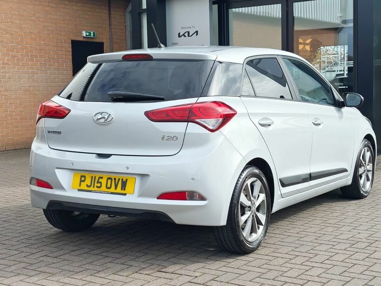 Hyundai I20 1.4 Active Red #9