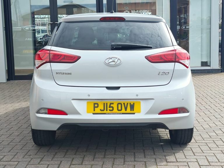 Hyundai I20 1.4 Active Red #7