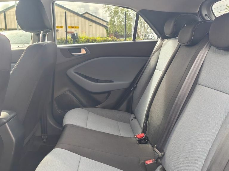 Hyundai I20 1.4 Active Red #24