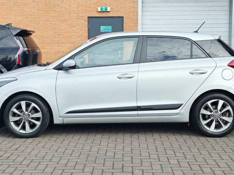 Hyundai I20 1.2 Premium Silver #5