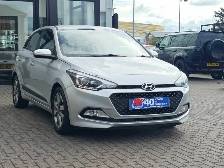 Hyundai I20 1.4 Active Red #10