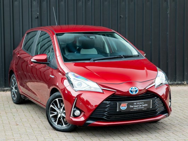 Toyota Yaris Icon Tech Red #2