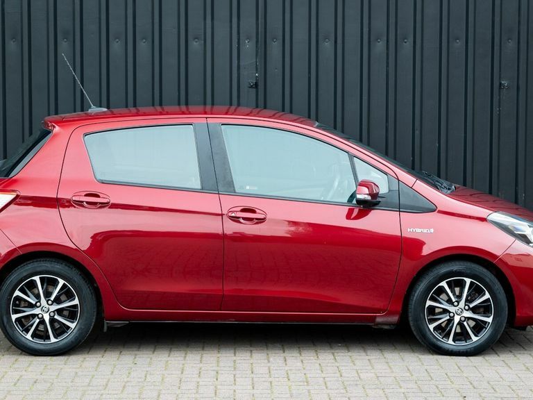 Toyota Yaris Icon Tech Red #12