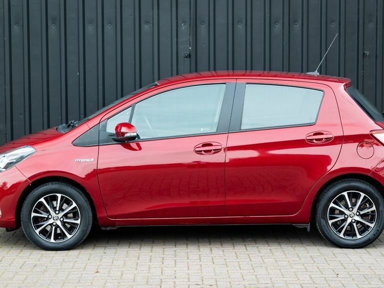 Toyota Yaris Icon Tech Red #6