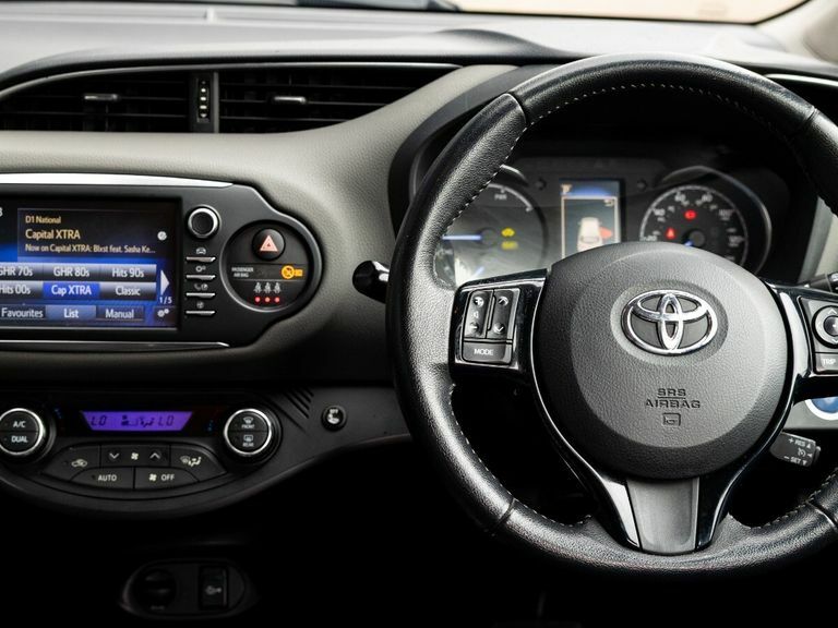 Toyota Yaris Icon Tech Red #19