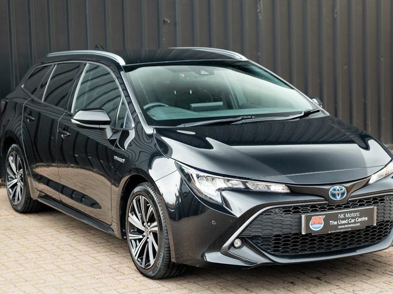 Toyota Corolla 1.8 Vvt-i Hybrid Design Cvt Black #3