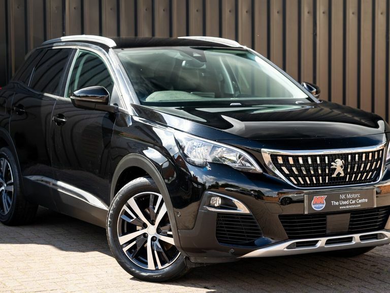 Peugeot 3008 1.2 Puretech Allure Black #2