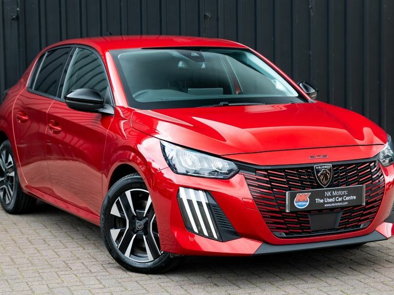 Peugeot 208 1.2 Puretech 100 Allure Red #2