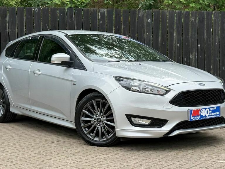 Ford Focus 1.5 Tdci 120 St-line Silver #2
