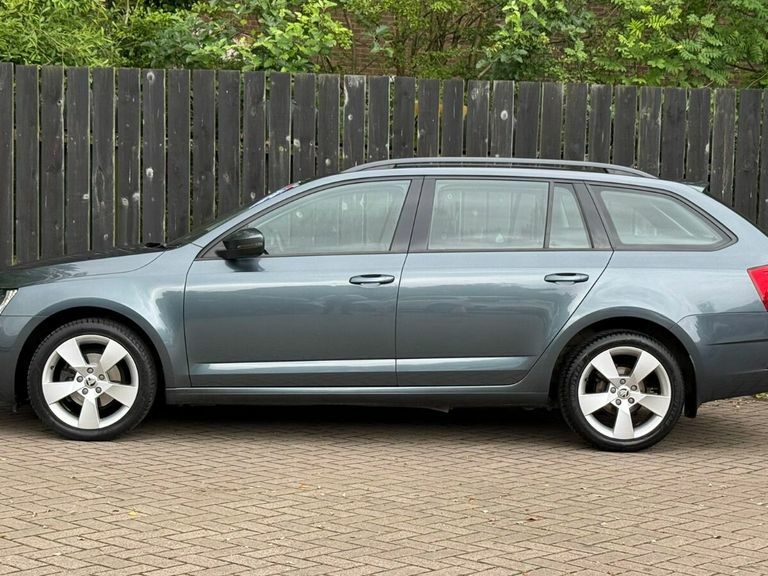 Skoda Octavia 1.6 Tdi Cr Se Drive Grey #5
