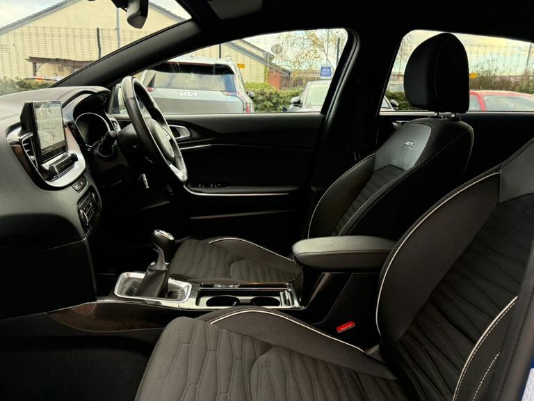 Kia Proceed 1.5T Gdi Isg 138 Gt-line S Dct Blue #21